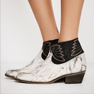 NWOT Free People Dorado Leather Snake Print Ankle Boots